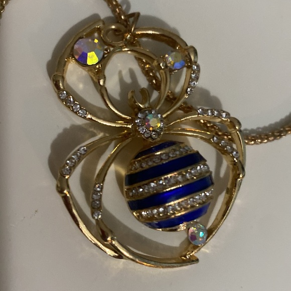 SPIDER NECKLACE 14” GOLD TONE WITH AURORA BOREALIS RHINESTONES NWOT - Picture 3 of 7